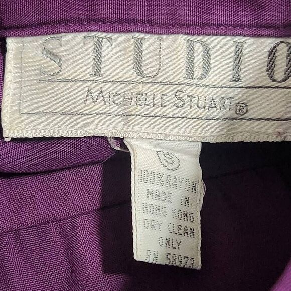 Studio Michelle Stuart rayon blouse hidden button front gold button purple small - Picture 5 of 6